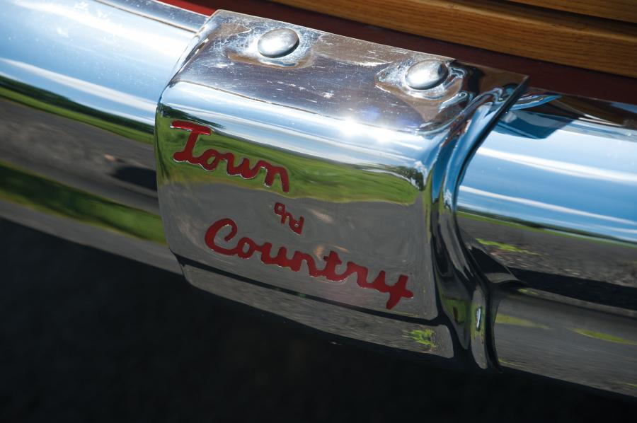 Детали экстерьера Chrysler Town & Country Convertible 1946 года  (фото 10 из 27)